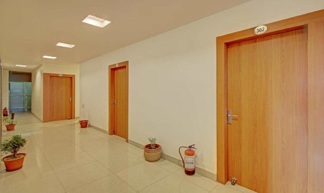 Hotel Treebo Tms Residency Nueva Delhi Exterior foto